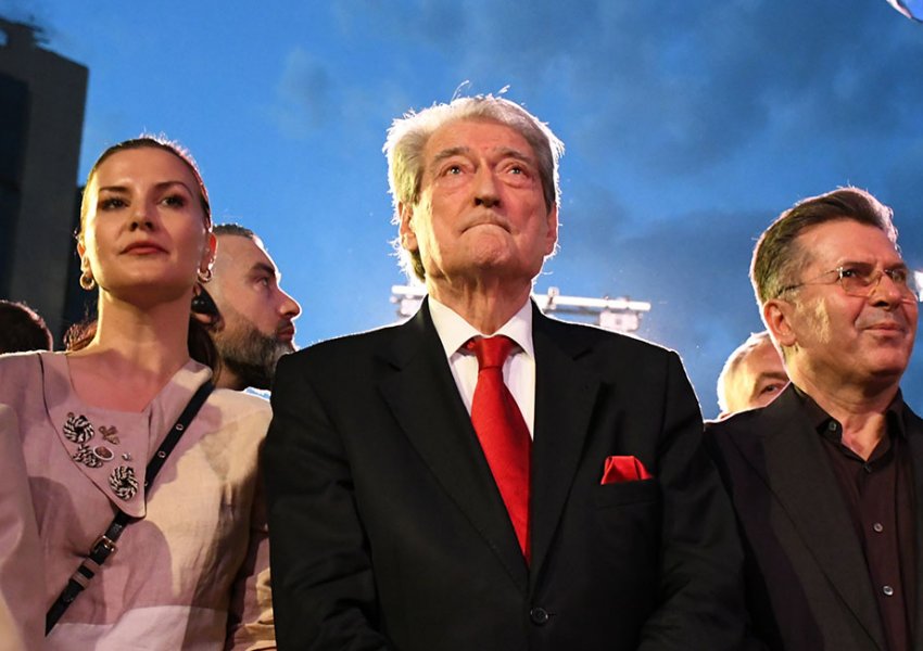 'DASH heq kufizime ndaj Berishës, njërit prej kundërshtarëve më të zëshëm të George Soros në Evropën Lindore'