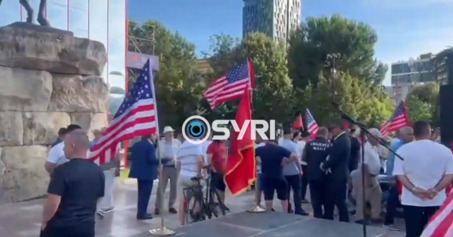 Nis protesta e 14 kundër Ramës  Dominon flamuri shqiptar dhe ai amerikan
