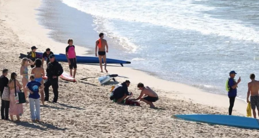 Peshkaqeni sulmon një grua në Sidnei, plagoset rëndë 35-vjeçarja! Mbyllen disa plazhe
