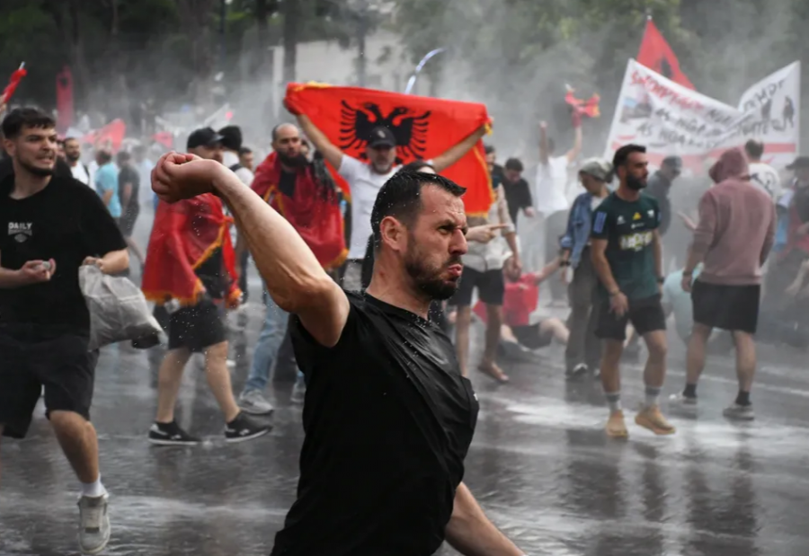 Televizioni amerikan: Protestat janë kthyer në një lëvizje të gjerë publike kundër Edi Ramës