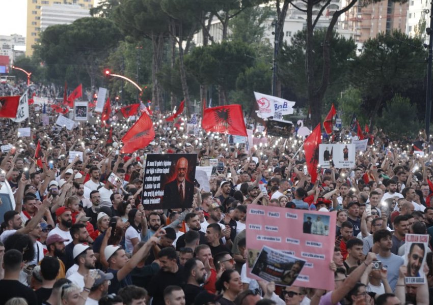 'Rama jep dorëheqjen!' Diaspora shqiptare proteston sot anembanë botës, LISTA e qyteteve