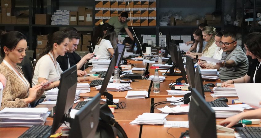 Përfundon vlerësimi i pakove nga votimi me postë, aprovohen mbi 82 mijë
