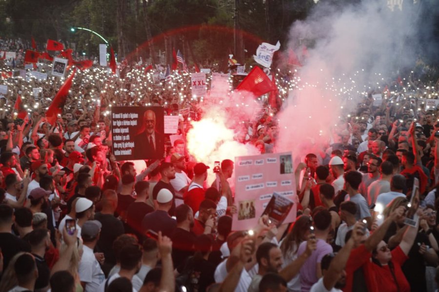 Pas 'legjitimitetit zgjedhor', Ramës iu rrëzua plotësisht edhe 'legjitimiteti shoqëror', tani mbetet vetëm një rrugë