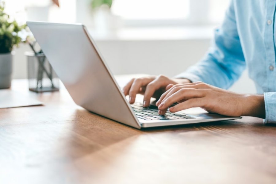 Polonia miraton dënimin deri në pesë vjet burg për transmetimin online të vrasjeve, përdhunimeve dhe dhunës