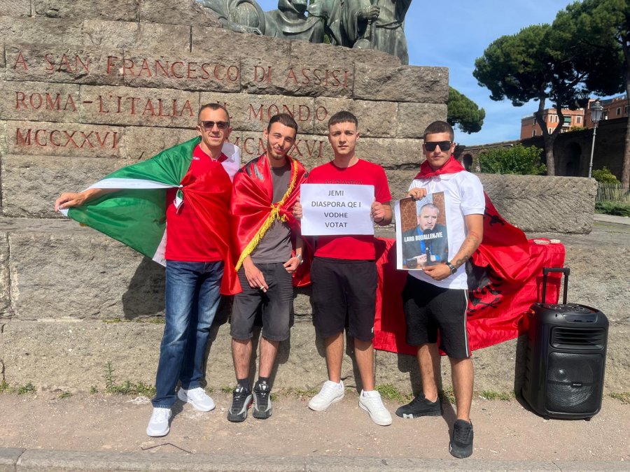 'Rama burg, Belinda burg'/ Shqiptarët protestojnë me brohoritje në Romë