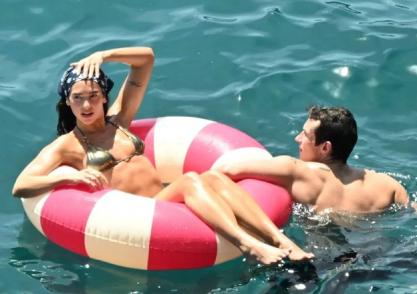 Pas dasmës luksoze, Dua Lipa dhe Callum Turner kalojnë muajin e mjaltit në Itali