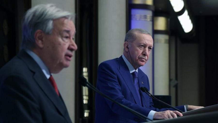 Presidenti turk dhe sekretari i përgjithshëm i OKB-së diskutojnë zhvillimet rajonale dhe globale