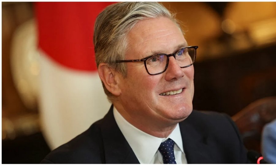 Kryeministri britanik Keir Starmer njofton ndalimin e mediave sociale për të rinjtë nën 16 vjeç