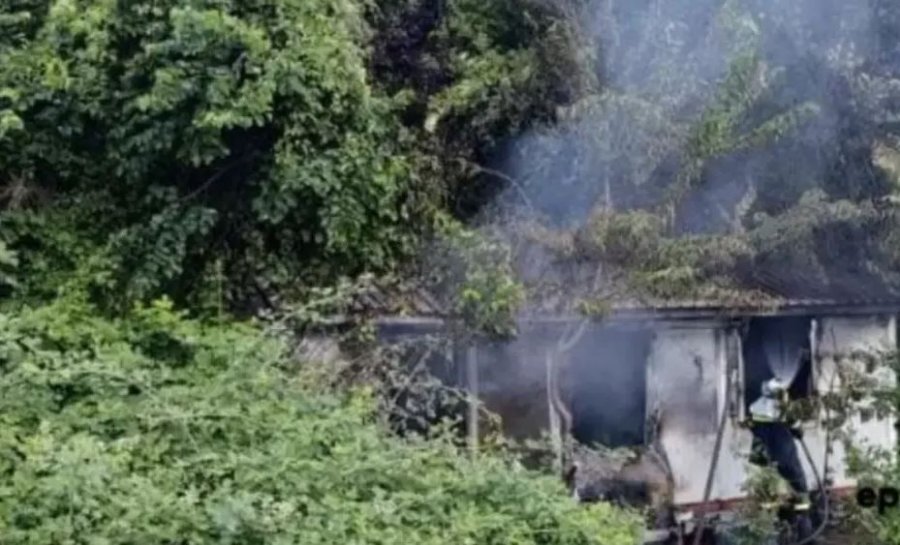 Greqi: Katër vëllezër humbin jetën pas zjarrit në një kontejner