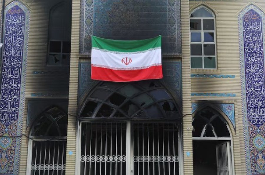 Irani ekzekuton dy udhëheqësit e protestave
