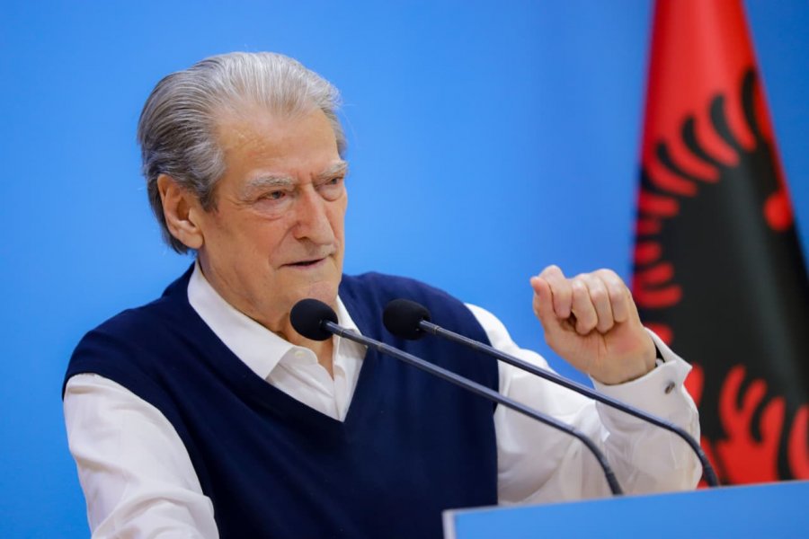Berisha  Rama po mban qëndrime tipike të një diktatori autoritar  ndaj protestës qytetare më madhështore që ka njohur Shqipëria