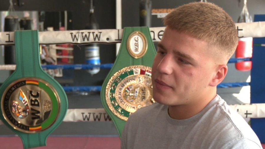 Kampioni shqiptar i botës nga Trentino, Luis 'El Guero' Vela fiton WBC International në Gjermani