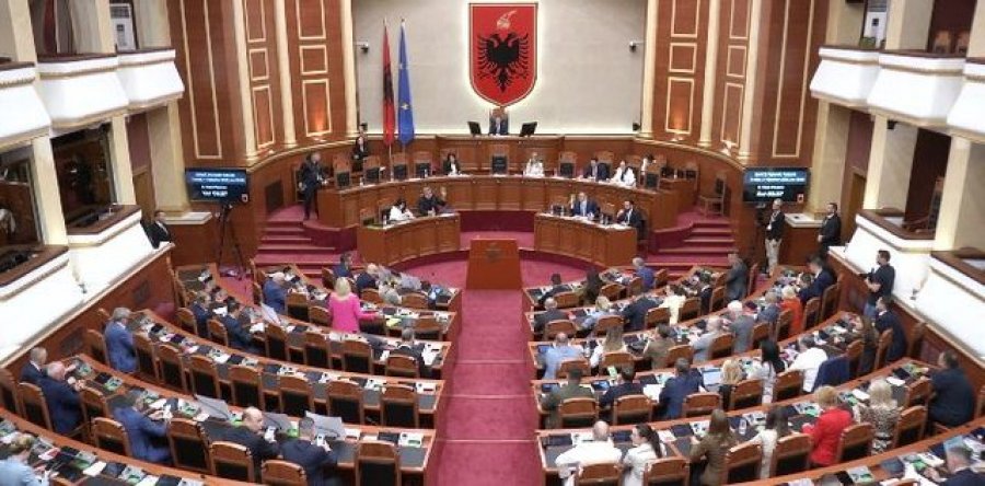 Mbahet sot seanca plenare! Zbardhet rendi i ditës, çfarë pritet të diskutohet në Kuvend