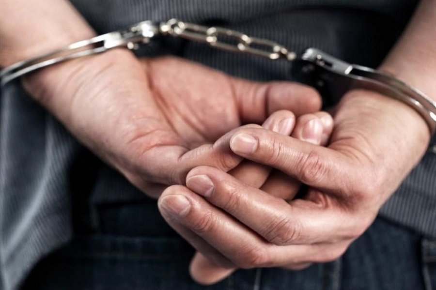 Grabiti taksistin në aksin Tiranë-Elbasan, arrestohet autori