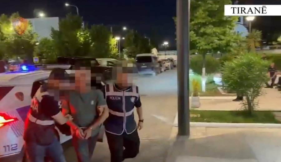 Në shtëpi me kallashnikov e armë gjahu, arrestohet 43 vjeçari