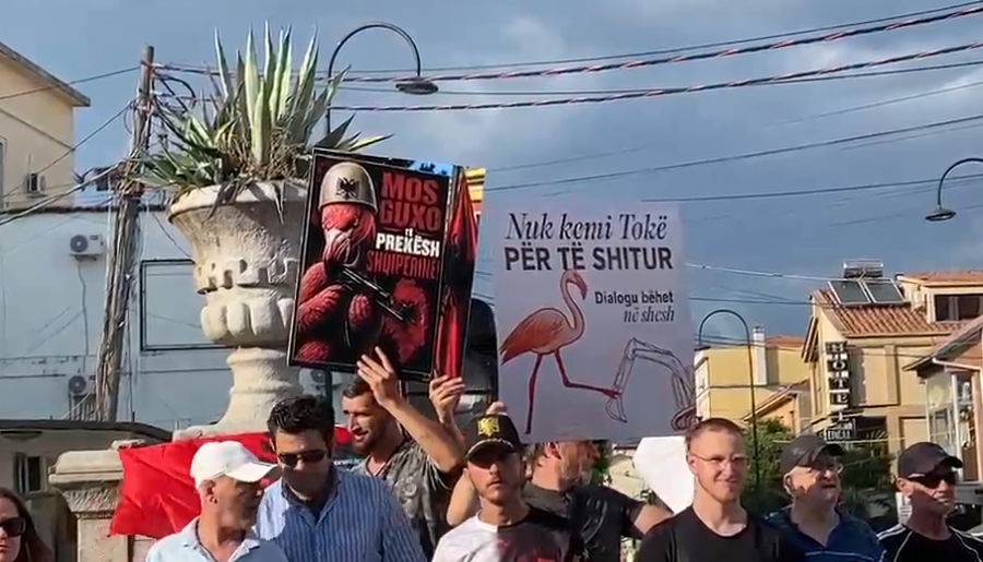  Nuk kemi tokë për të shitur   Shkodra i bashkohet sërisht protestës kundër qeverisë  Poshtë Edi Rama
