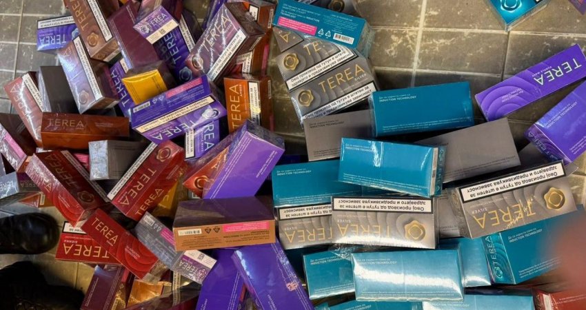 Dogana sekuestron produkte të duhanit të ngrohur me vlerë rreth 12 mijë euro