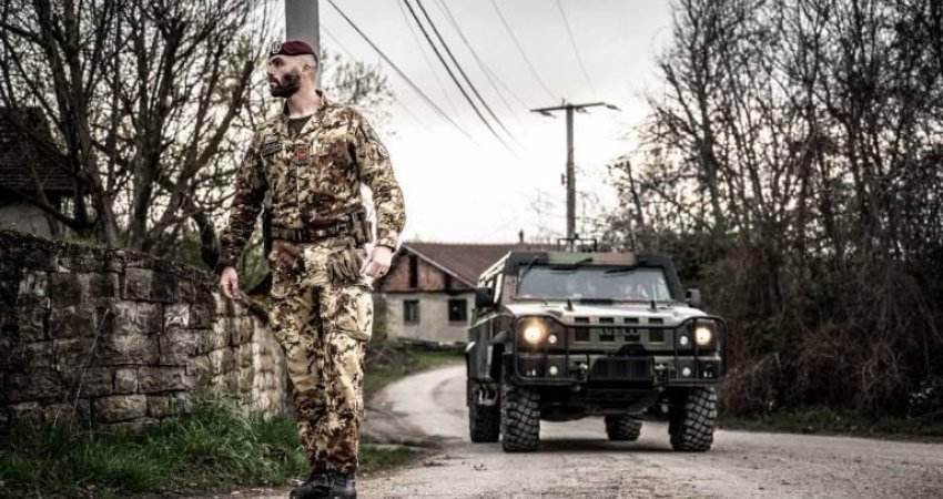 NATO: Zvogëlimi i trupave në Kosovë nuk prek marrëveshjet ekzistuese, përfshirë atë për dërgimin e FSK-së në Veri