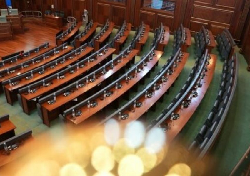 101 deputetë rikthehen në Kuvendin e Kosovës, vetëm 9 emra të rinj në legjislaturën e re