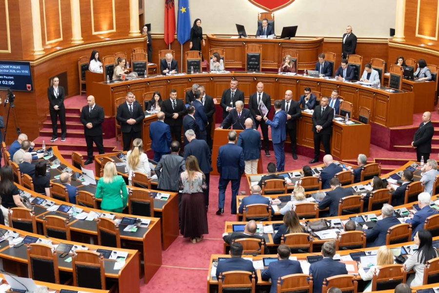 ‘Kërkesat e protestuesve’ - grupi parlamentar i PD-së thërret në interpelancë urgjente kryeministrin Edi Rama