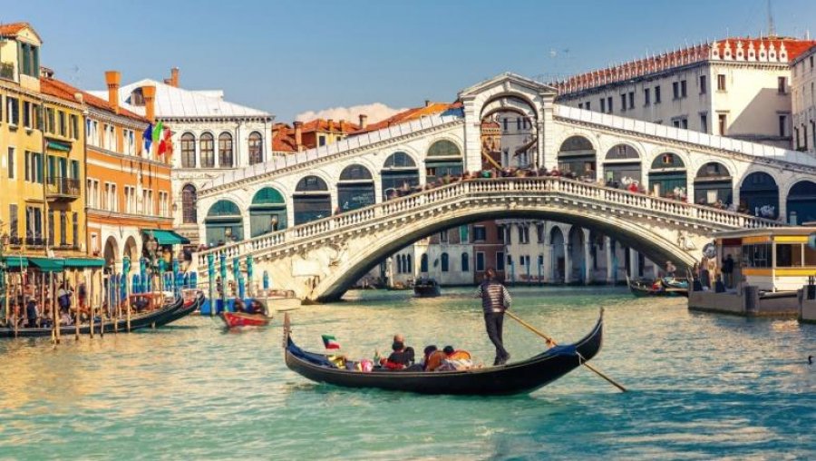 Venecia i shpall 'luftë' turizmit masiv, kryebashkiaku i ri propozon rritjen drastike të biletës së hyrjes deri në 50 euro