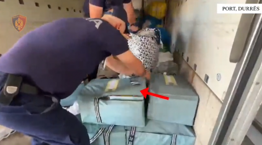 Sekuestrohen 798 steka cigare në Portin e Durrësit  Arrestohet 34 vjeçari  ja çfarë iu gjet në banesë