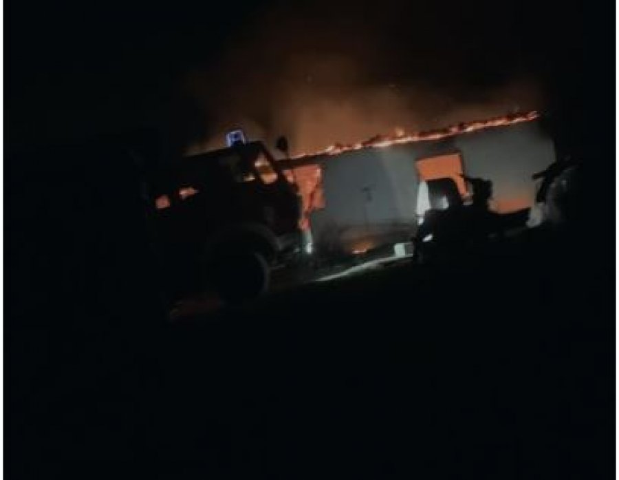 Shkrumbohet nga flakët shtëpia në Nikël, detajet e para