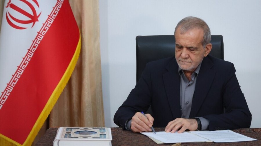 Pezeshkian paralajmëron kundër përçarjes pas bisedimeve me SHBA-në