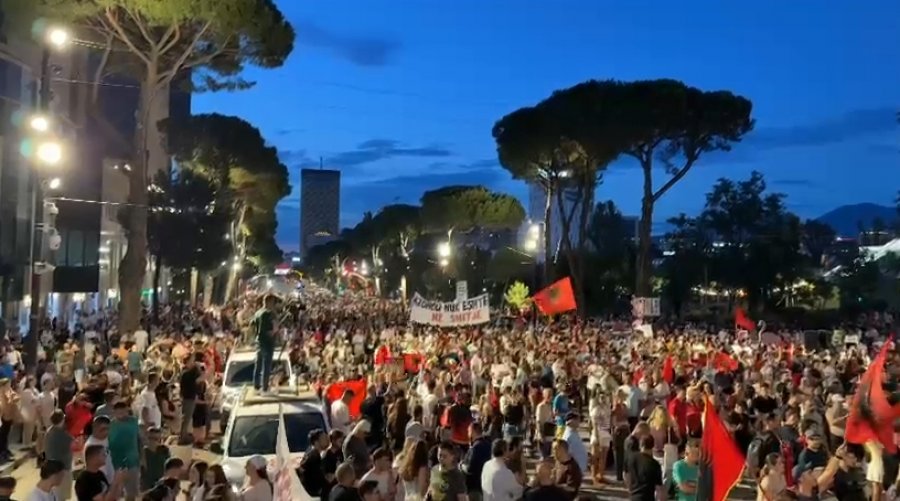 Protesta e 23/ Nis marshimi-protestë, qytetarët kërkojnë largimin e Edi Ramës