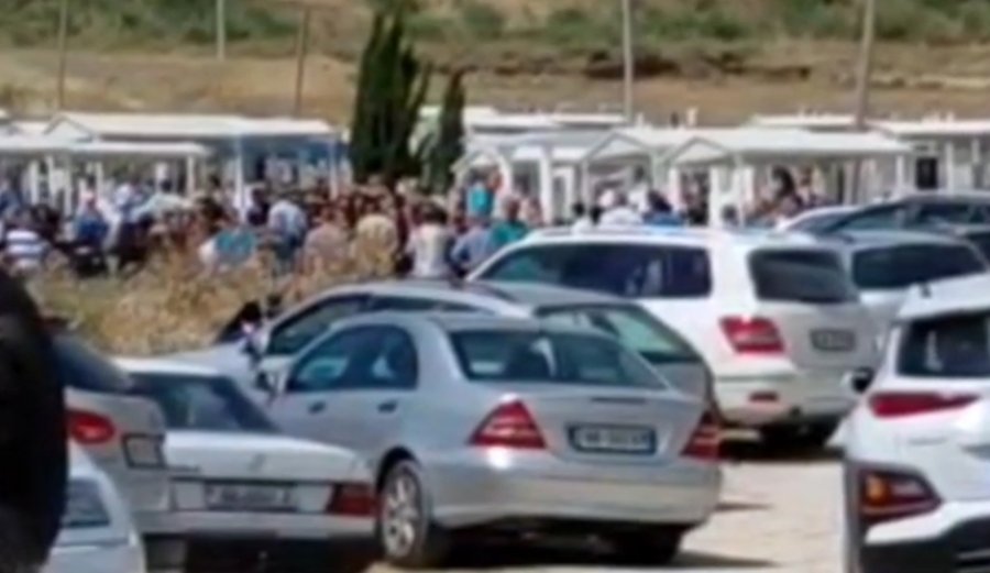 U mbyt dje në plazhin e Durrësit, i jepet lamtumira 11-vjeçarit në Berat