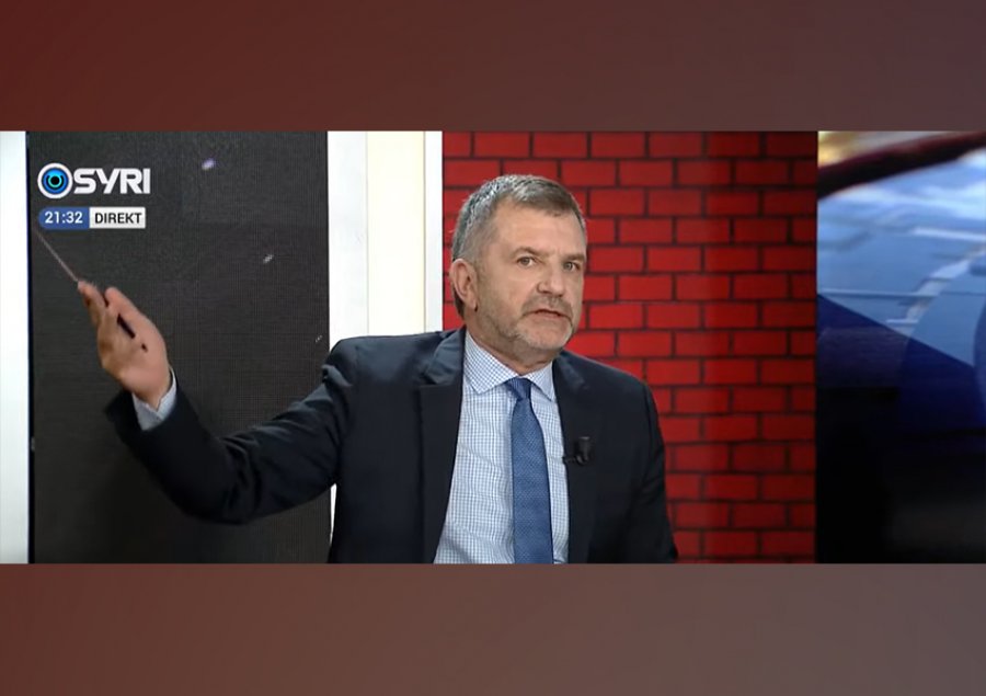  Me  romantizma  politikë s rrëzohet Rama   Bushati  Rruga e vetme për ta larguar  dhuna