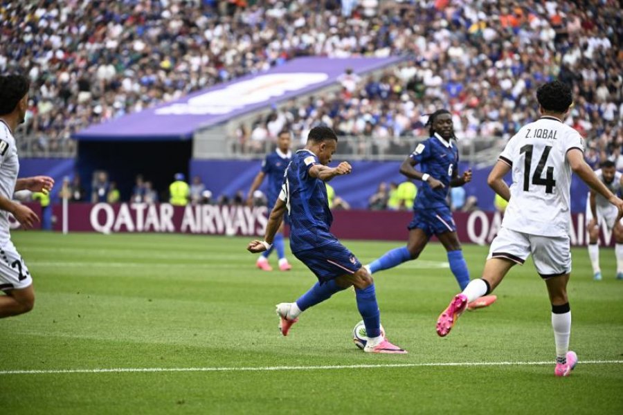 VIDEO/ Mbappé zhbllokon ndeshjen me një goditje spektakolare ndaj Irakut
