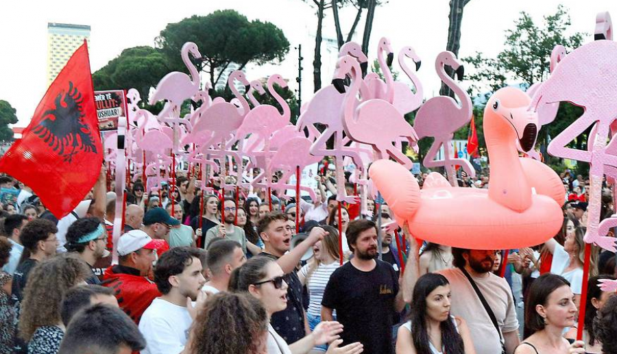 Televizioni publik austriak: Bie ‘miti Rama’, protestat po shkatërrojnë imazhin e tij në Perëndim