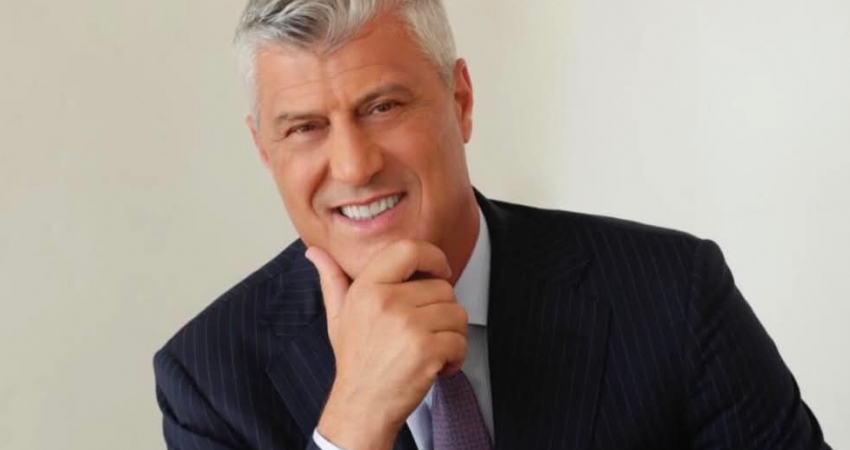 Hashim Thaçi i qeshur në imazhin e fundit të ndarë nga djali i tij