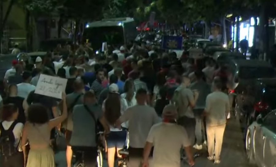 Live   Protesta nuk ndalet  Rama jepe dorëheqjen