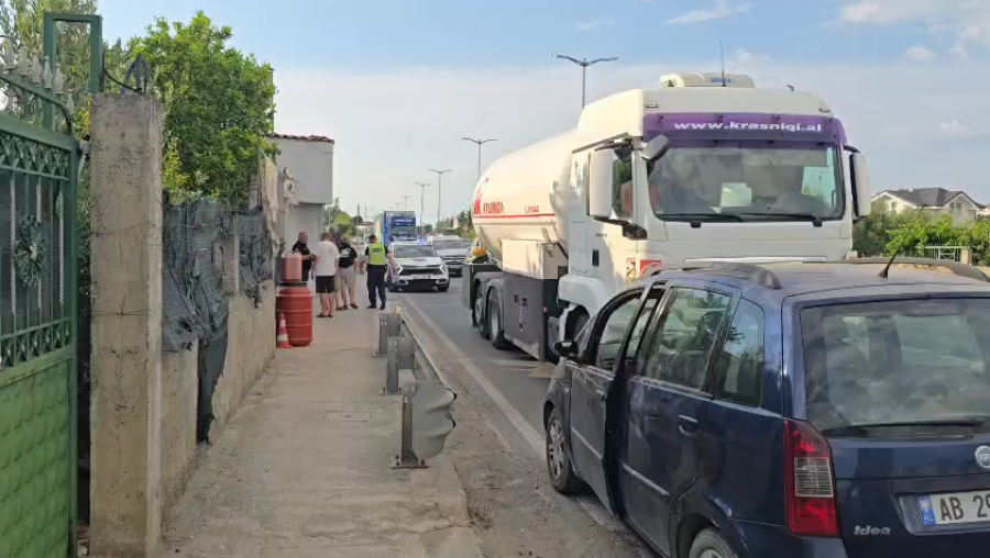 aksident-i-rende-ne-rrugen-durres-plepa-makina-del-kundravajtje-ne-shkozet