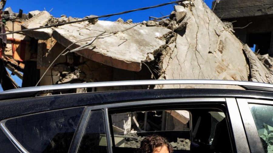 Armëpushimi mes Izraelit dhe Hezbollahut kryesisht po mbahet ndërsa bisedimet vazhdojnë