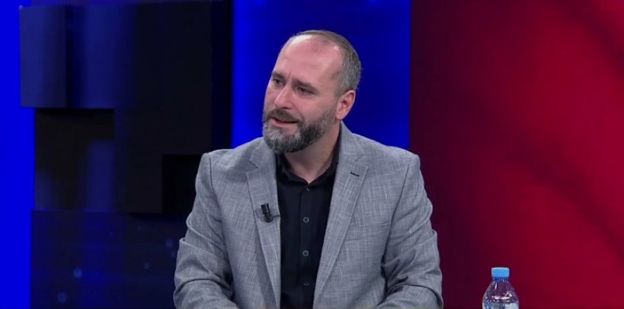 ‘Rama bën kopshtarin, blogerin, jo kryeministrin’, Caca: S’merret me hallet e popullit, krijon fabula nga rrjetet sociale