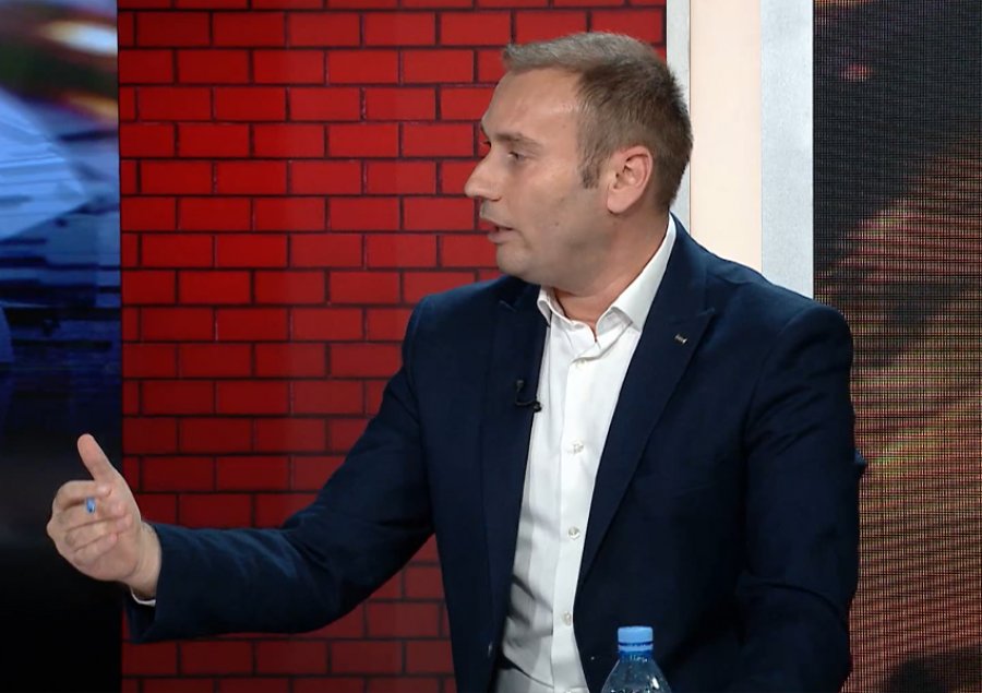 'Shteti ka operuar si grup i strukturuar kriminal', Bushkolaj: Protesta kundër realitetit të krijuar nga narko-ekonomia