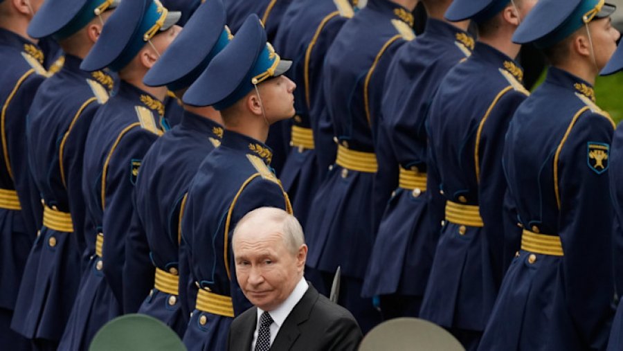 sistemi-i-putinit-eshte-ne-gjendje-shperberjeje-te-ngadalte