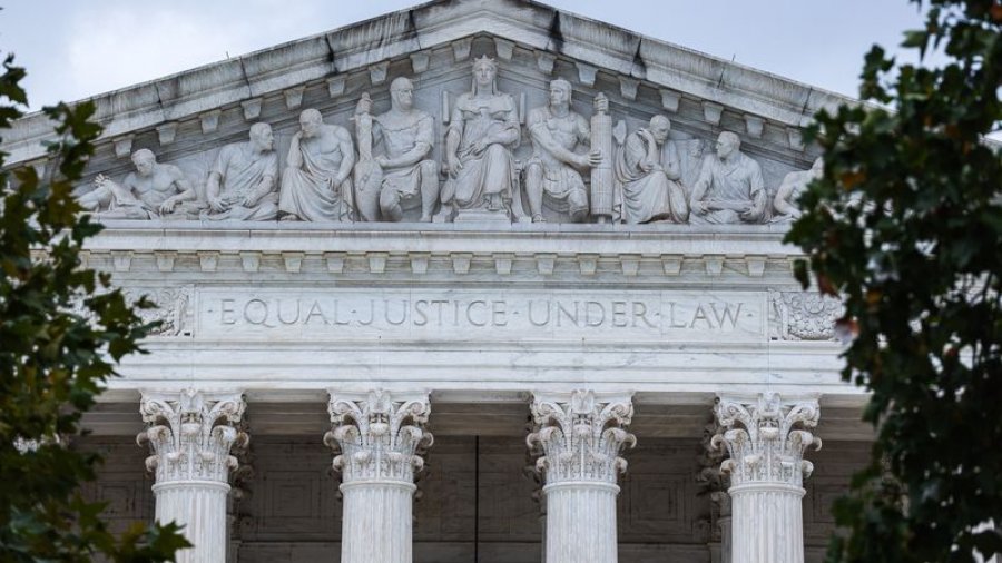 Vendimet e Gjykatës Supreme të SHBA-së forcojnë agjendën e ashpër të emigracionit të Trumpit