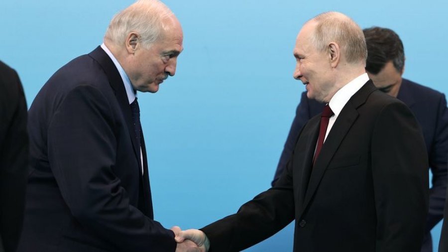 Lukashenko bën thirrje për bisedime ndërsa Kievi akuzon Bjellorusinë për përgatitje lufte