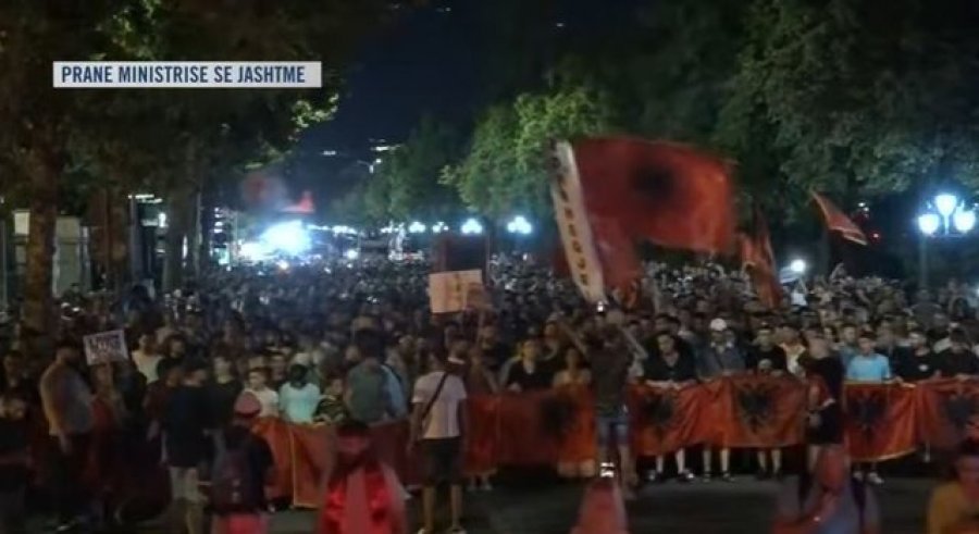 'Rama jepe dorëheqjen'! Protesta nuk ndalet! Nesër dhe më shumë para kryeministrisë