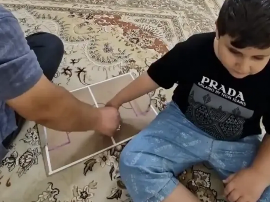VIDEO/ Gjesti prekës i një babai gjatë Botërorit që ka prekur botën