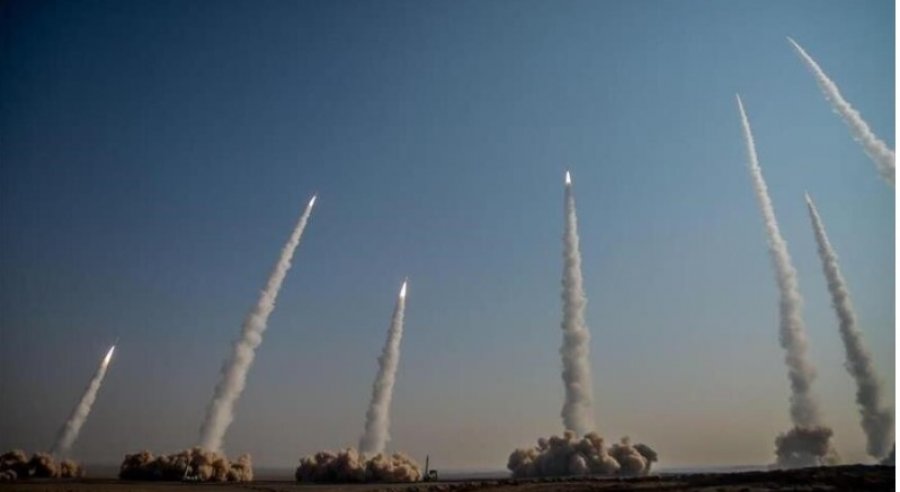 Koreja e Veriut teston sisteme të artilerisë dhe raketave