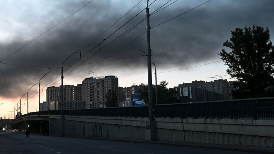 Ukraina dhe Rusia shkëmbejnë qindra të burgosur lufte