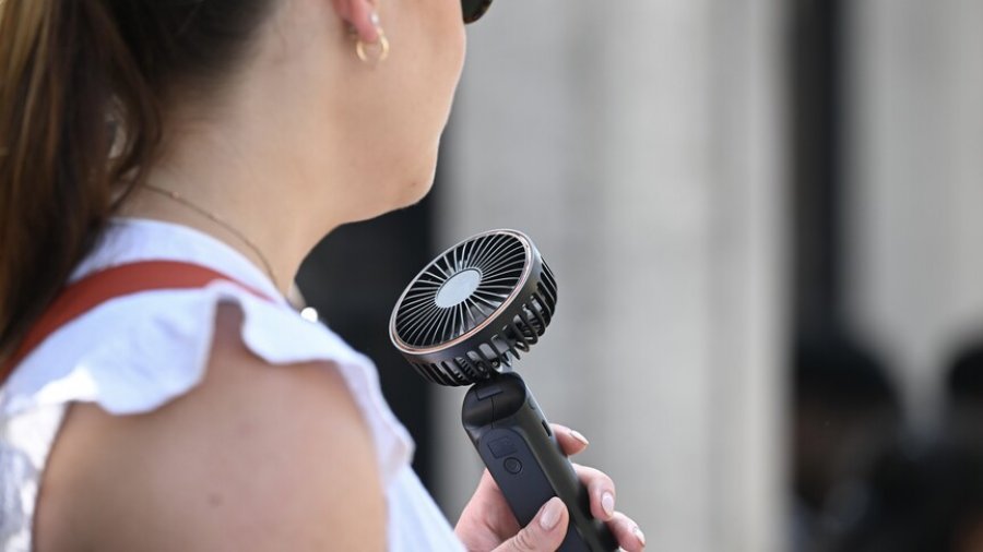 Austria lëshon paralajmërim të kuq për të nxehtin, rrit alarmin për zjarre në lindje