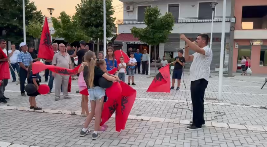 Rama jepe dorëheqjen! Protesta edhe në Rrogozhinë, Durrës e Korçë