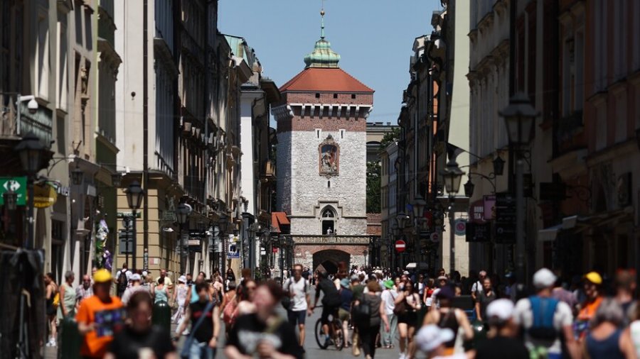 vala-e-te-nxehtit-nxit-reagimin-emergjent-teksa-polonia-pergatitet-per-temperatura-deri-ne-40°c