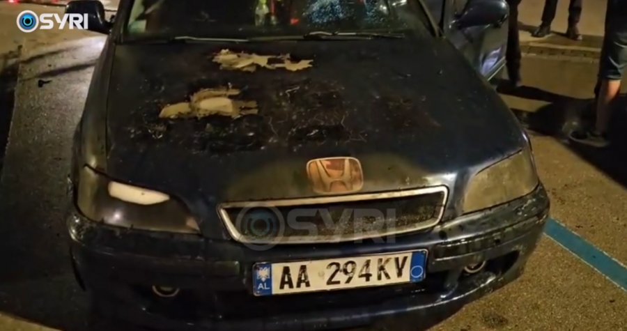 VIDEO  Shkrumbohet nga flakët makina në pazarin e Korçës